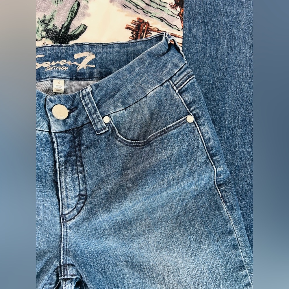 🩶New Blue Bootcut Jeans 🩶 - Picture 3 of 7